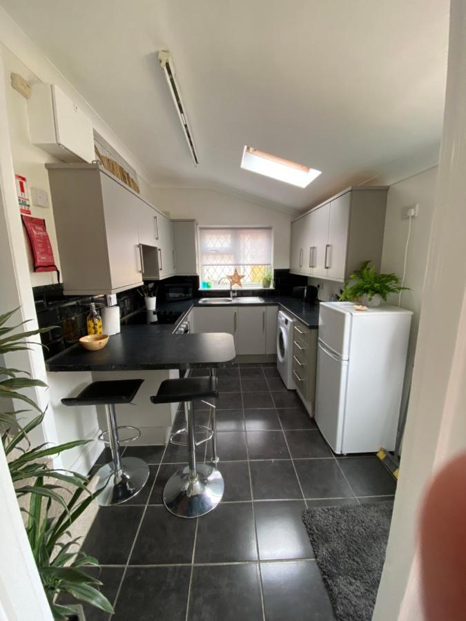 Leeward Lodge Totland Extérieur photo